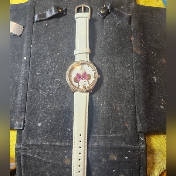 Vintage Disney Minnie Mouse Watch ICED out - Picture 2 of 7
